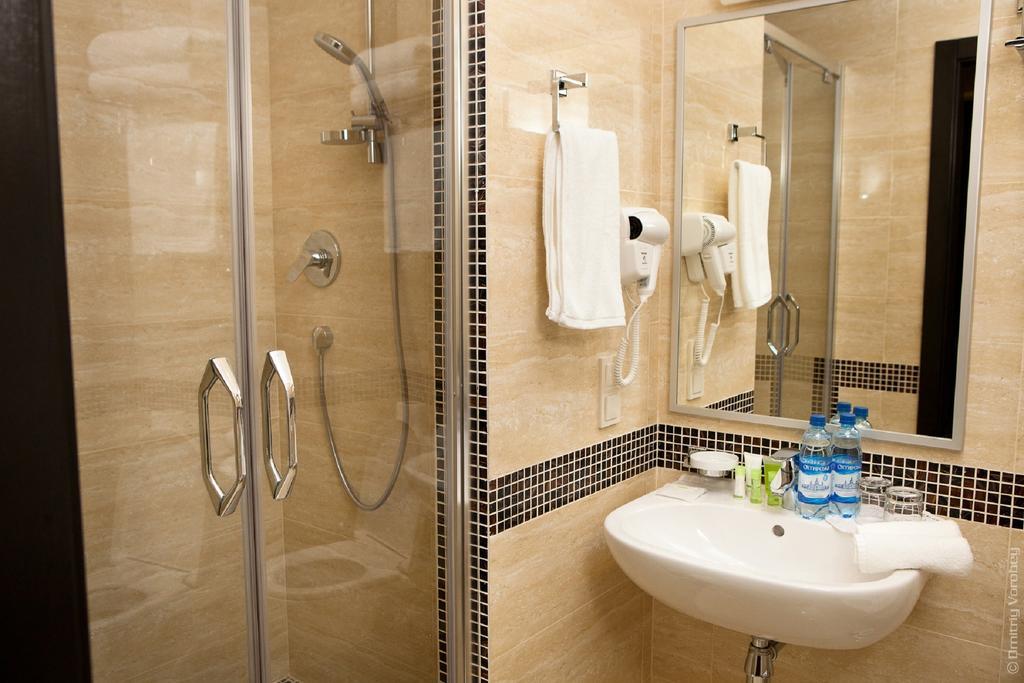Kiroff Hotel Харков Екстериор снимка