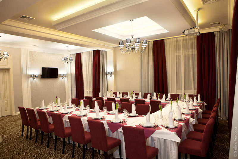 Kiroff Hotel Харков Екстериор снимка