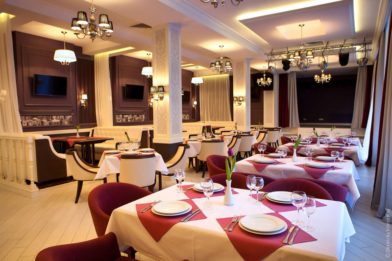 Kiroff Hotel Харков Екстериор снимка