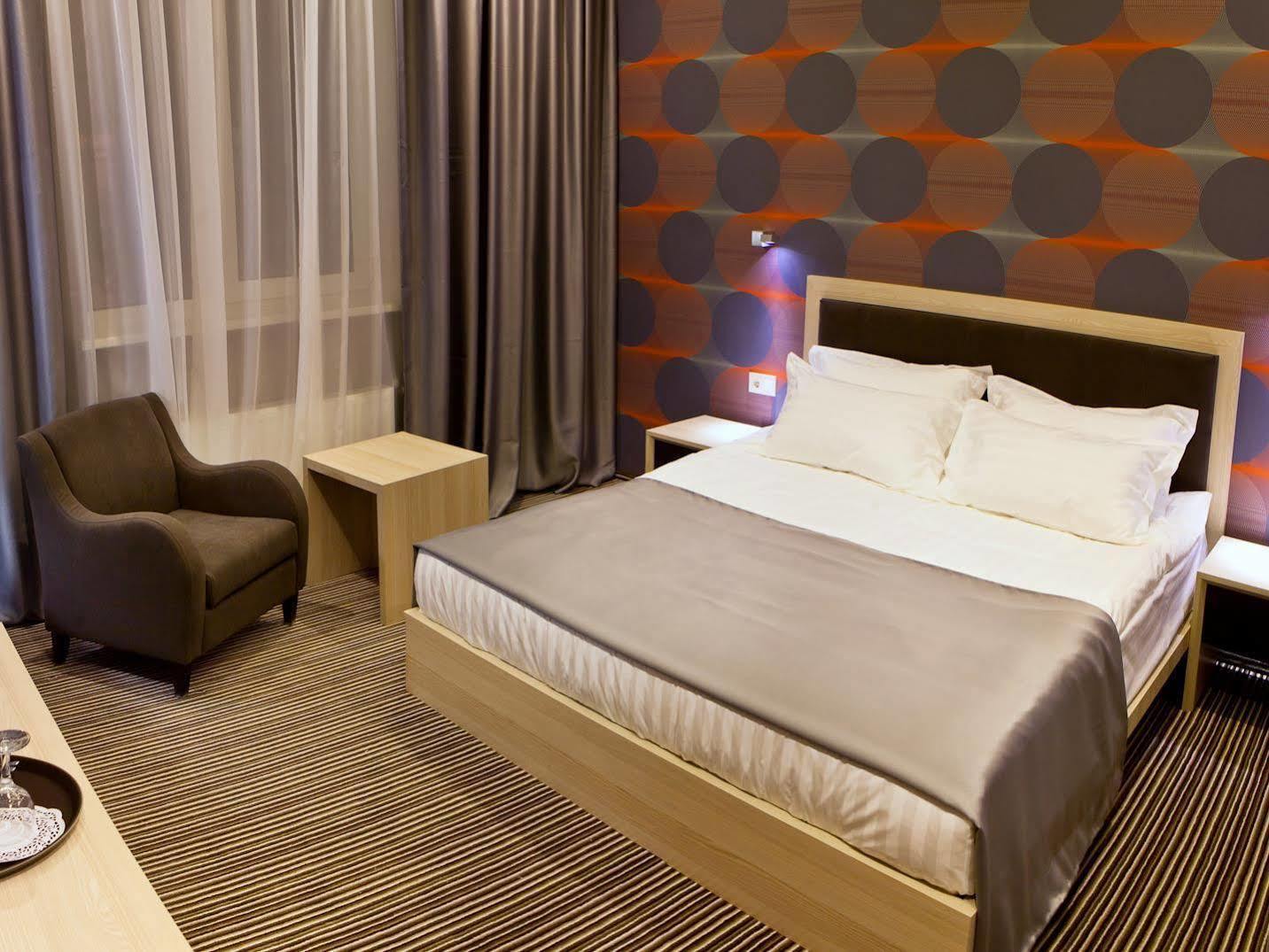 Kiroff Hotel Харков Екстериор снимка