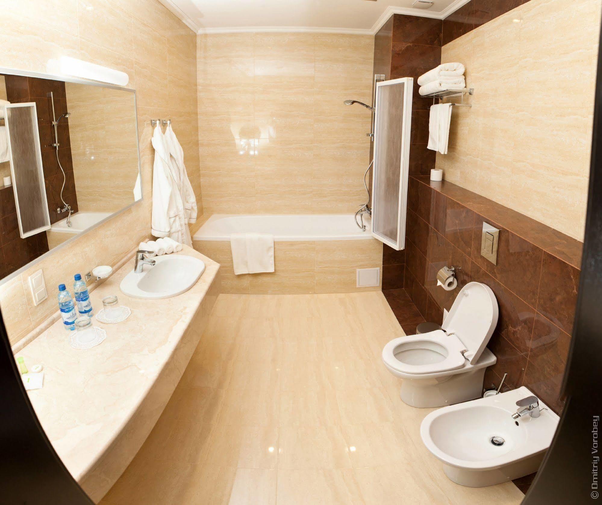 Kiroff Hotel Харков Екстериор снимка