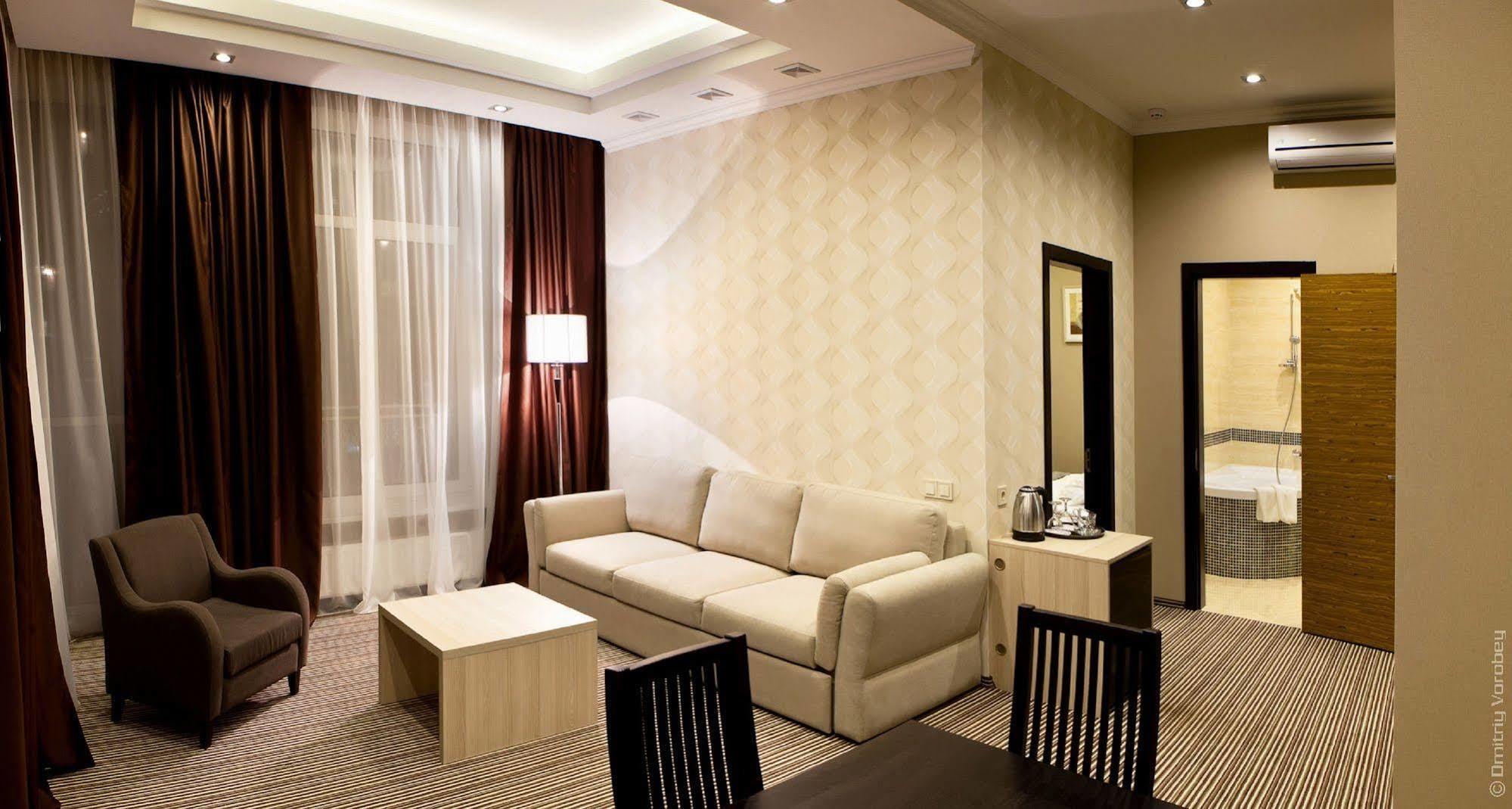 Kiroff Hotel Харков Екстериор снимка