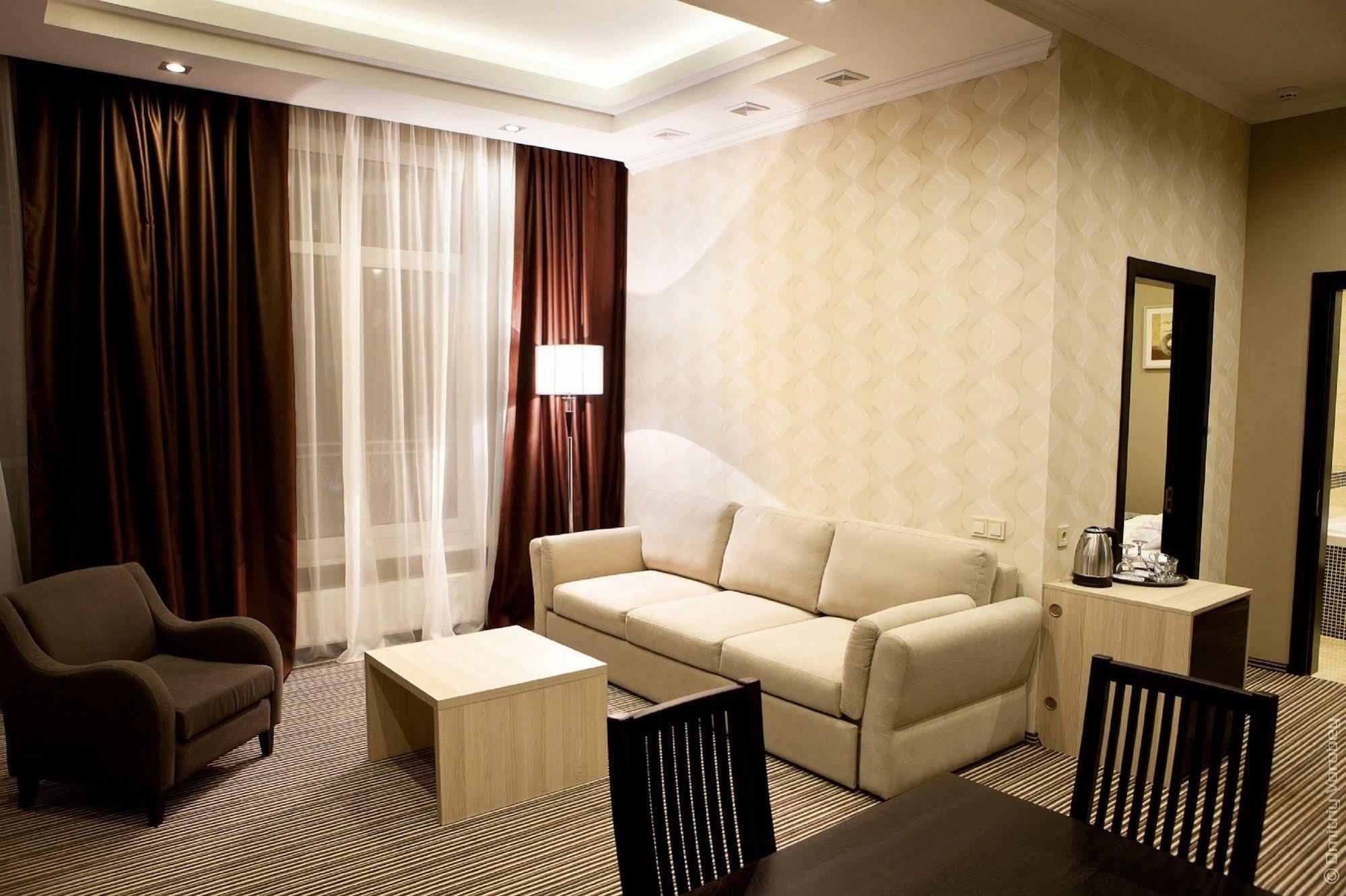 Kiroff Hotel Харков Екстериор снимка