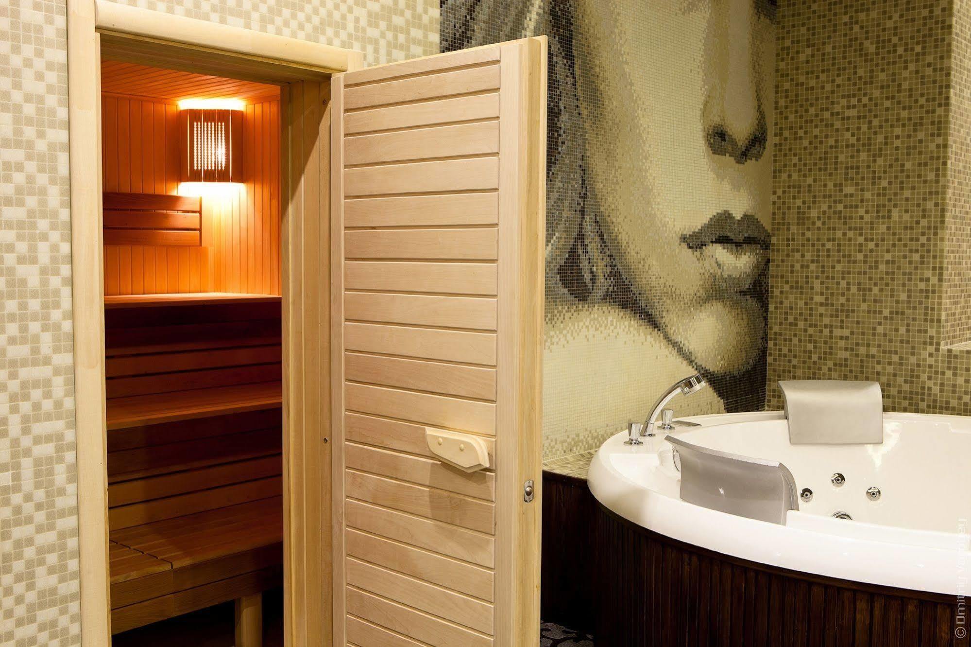 Kiroff Hotel Харков Екстериор снимка