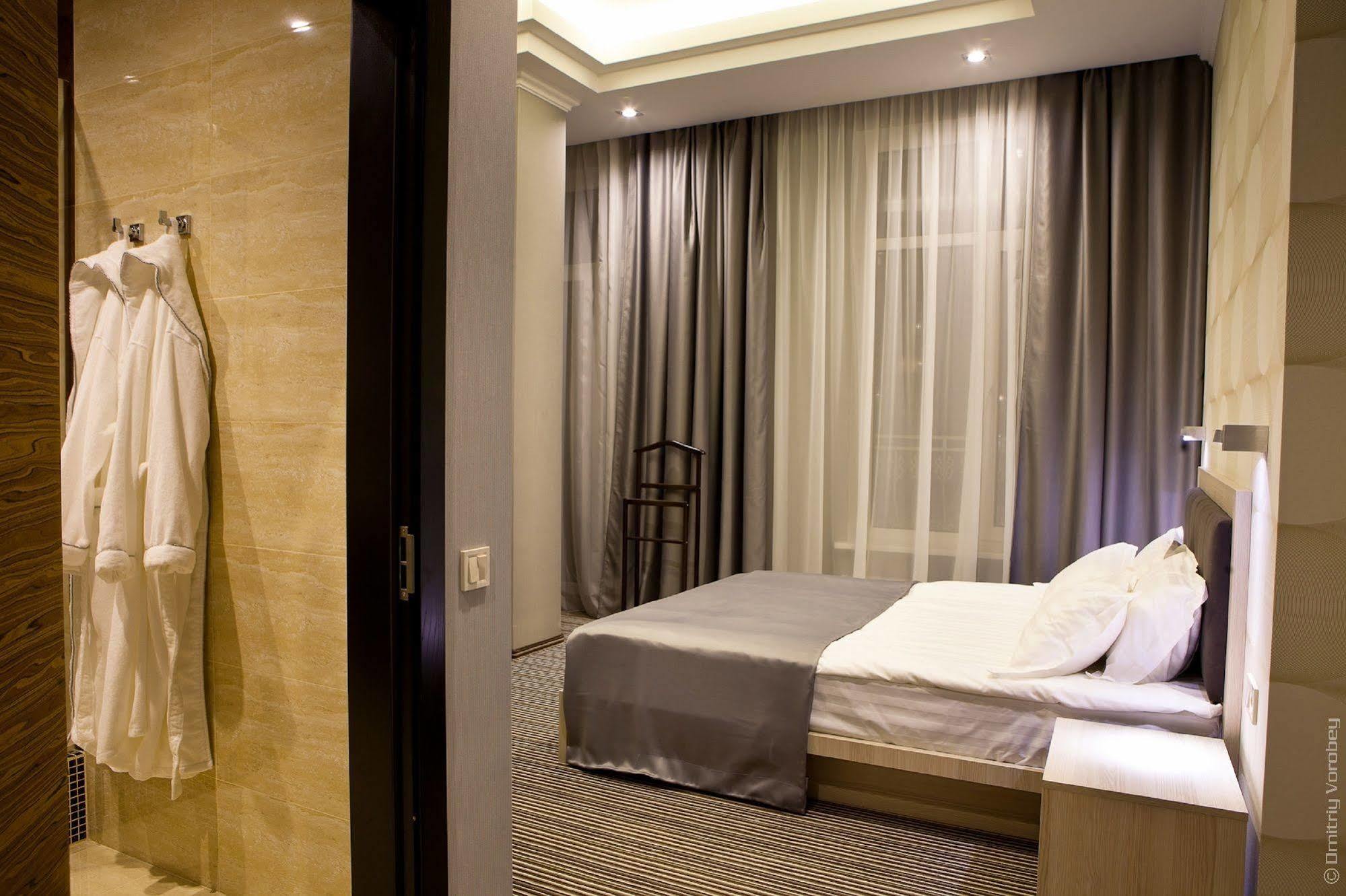 Kiroff Hotel Харков Екстериор снимка