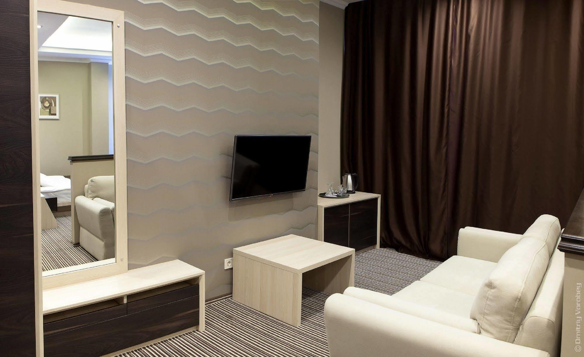 Kiroff Hotel Харков Екстериор снимка